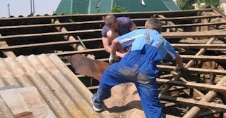 Демонтаж крыши в Балашове - стоимость работ от 732 рублей за м2